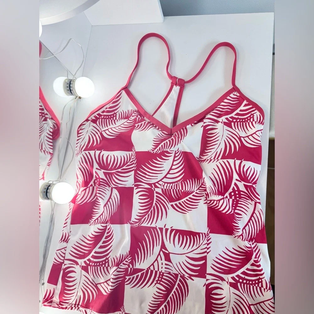 Carve Designs Stinson Tankini in Checkered Palm w/ Hot Red - Picture 4 of 6